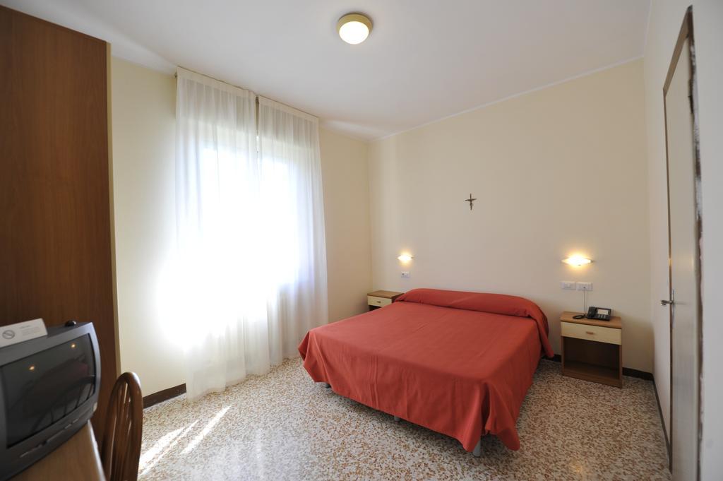 Hotel Villa San Giuseppe San Bartolomeo Al Mare Extérieur photo